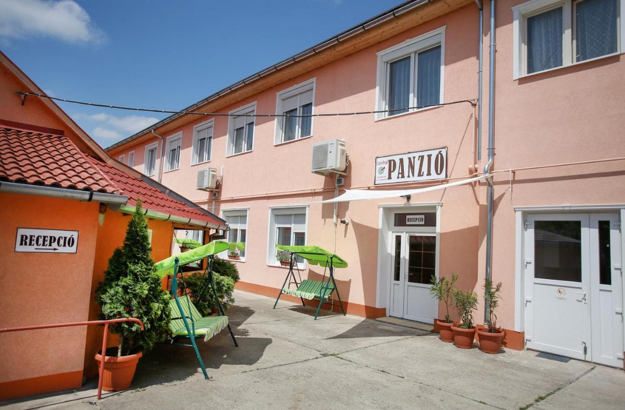 Central Panzio Сентеш Экстерьер фото